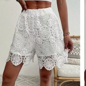 White Lace Women Shorts (L) NEW